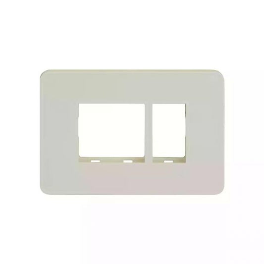 CB93103FW00 enGem 3 module grid frame + 3 Module Cover White